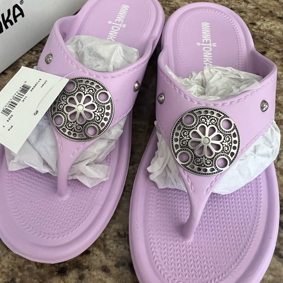 💜 Minnetonka summer sandals 💜 - Picture 5 of 5